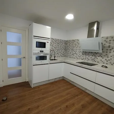 Ave 26, Piso Junto Playa