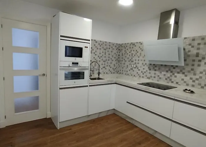 Ave 26, Piso Junto Playa